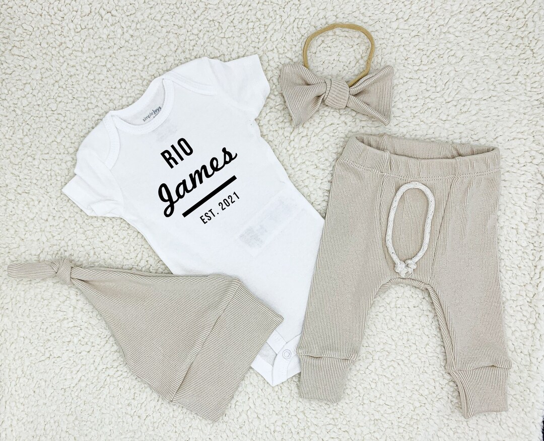 Personalized Gender Neutral Baby Outfit / Bringing Home Baby - Etsy