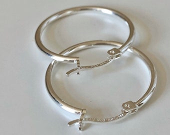 Sterling Silver Hoops, Solid Sterling Silver pair of hoops, Minimalist, Earrings, Jewelry from Mexico, 15 mm, 25 mm