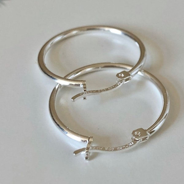 Sterling Silver Hoops, Solid Sterling Silver pair of hoops, Minimalist, Earrings, Jewelry from Mexico, 15 mm, 25 mm