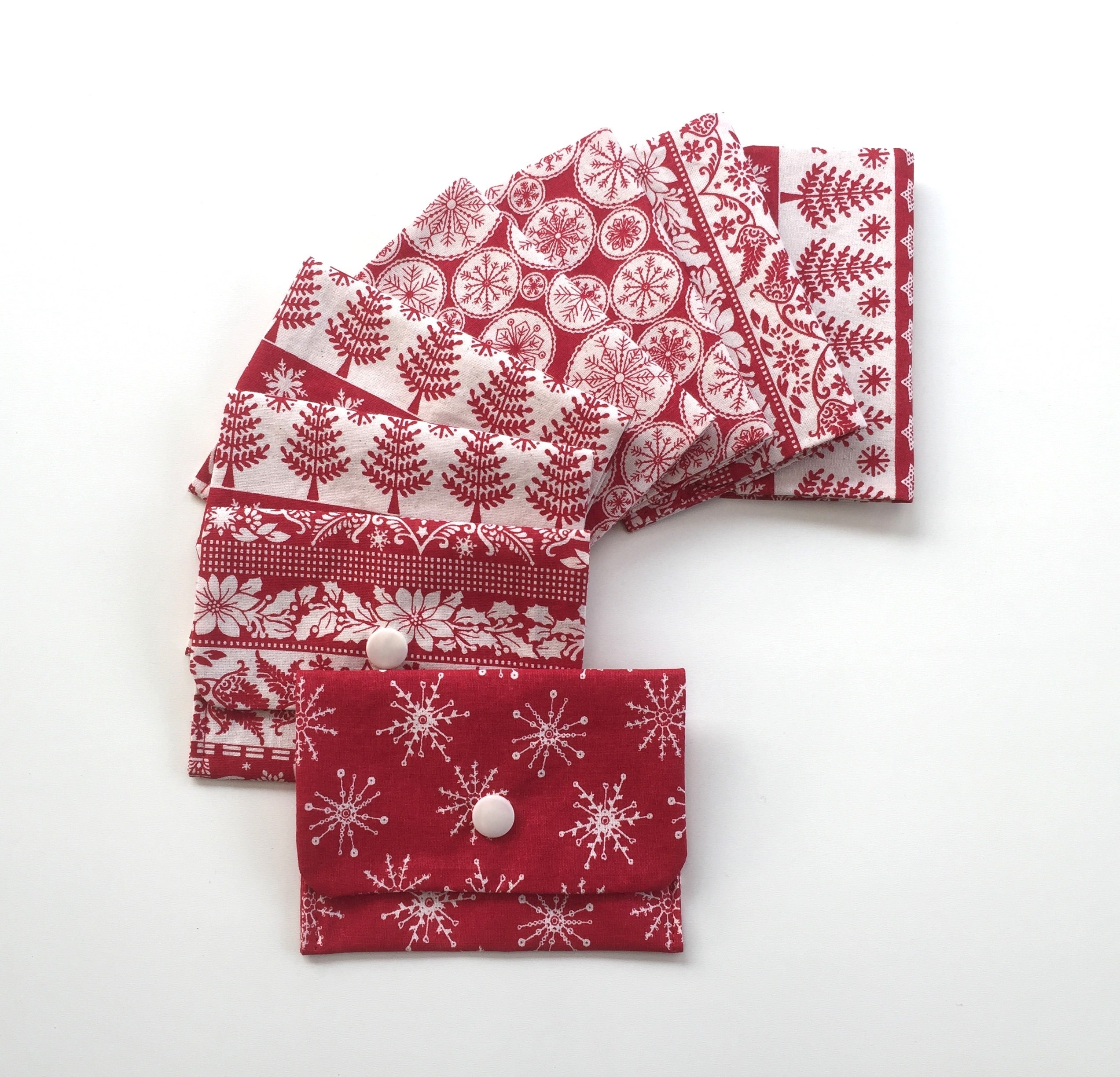 Christmas Gift Card Holder Pouch Sleeve Envelope, Fabric Wrapping, Wrap for small Xmas Present, Credit Card Size, Scandi Print red off white