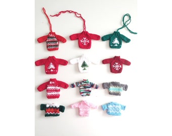 30pz Mini Calze di Natale Rosso Portaposate Natalizie Decorazioni per Albero di Natale Tavola Tavolo da Appendere Tasche