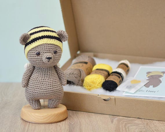 Set de crochet DIY • Bruno el osito abeja de Sameko Design