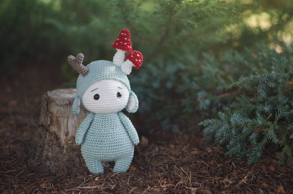 Sameko Design FUNGO the Forest Gnome DIY Crochet Amigurumi Kit, Christmas,  Mushroom, Please Read Item Description for Detail 