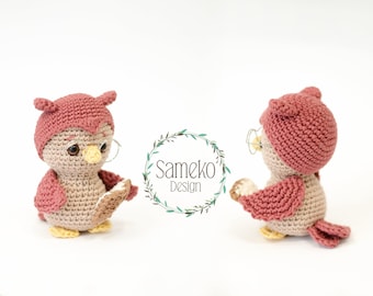 Edna, die Lese-Eule • Amigurumi Häkelanleitung von Sameko Design • Deutsch Englisch