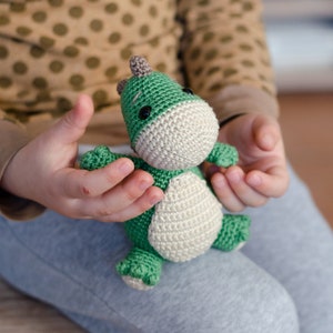 Nauro the Dinosaur Amigurumi crochet pattern by Sameko Design DE / ENG image 4