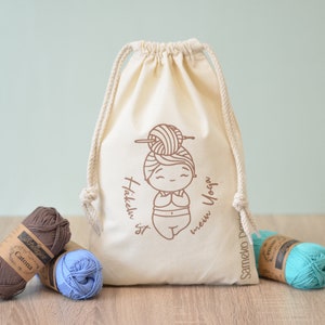Projektbeutel Kordelzug • Aufbewahrung Häkelprojekte • Stricktasche • Baumwolle • Stoffbeutel • Yolea, das Yogamädchen von Sameko Design