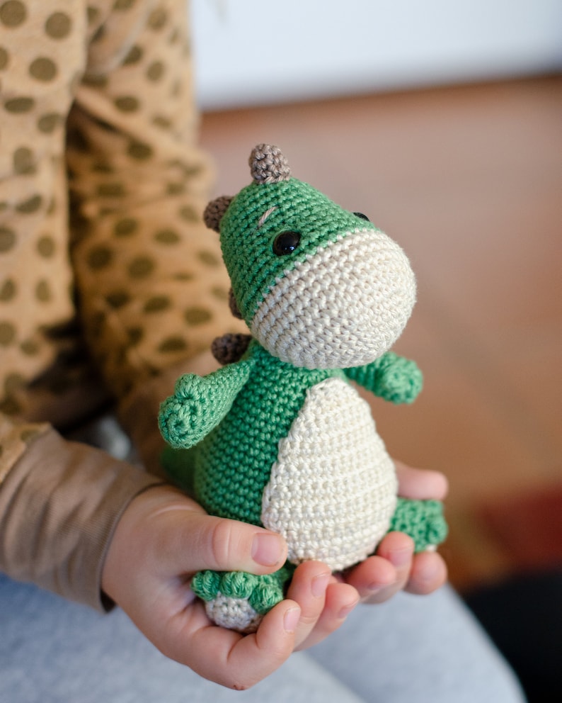 Nauro the Dinosaur Amigurumi crochet pattern by Sameko Design DE / ENG image 5