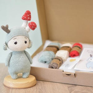 Kit de crochê faça você mesmo Fungo, o gnomo da floresta • Padrão de crochê Sameko Design Amigurumi em alemão • Animal de crochê para fazer você mesmo • Amuleto da sorte de crochê