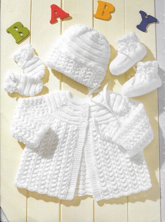 20/" Baby Dress Cardigan /& Bonnet 4 Ply Knitting Pattern Prem 3 Months 12/"