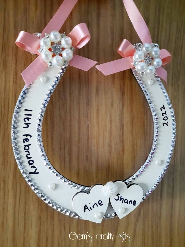 Horseshoe decorations for wedding discount