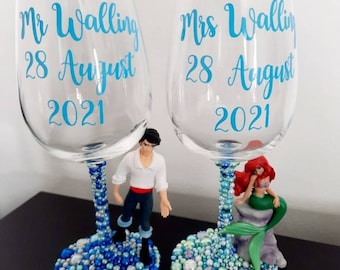 Little mermaid and Eric wine glass, Ariel, Prince Eric, Couple gift, Wedding gift, Engagement gift, Couple glass, Disney Wedding, Disney