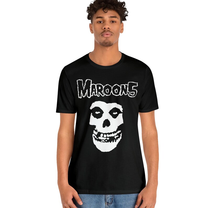 Maroon 5 Misfits T-Shirt, Maroon 5 Grafik T-Shirt, Misfits Band T-Shirt, Maroon 5 Geschenk, Retro Band Shirt, Punk Band T-Shirt, Pop Band T-Shirt, Maroon 5 Merch Bild 7