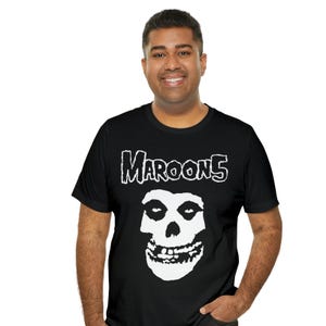 Maroon 5 Misfits T-Shirt, Maroon 5 Grafik T-Shirt, Misfits Band T-Shirt, Maroon 5 Geschenk, Retro Band Shirt, Punk Band T-Shirt, Pop Band T-Shirt, Maroon 5 Merch Bild 8