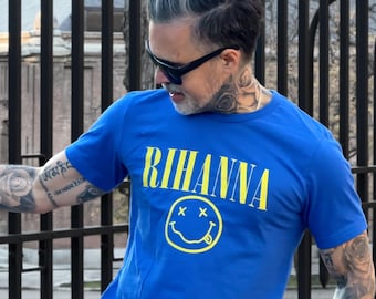 Rihanna Nirvana Shirt, Rihanna Grafik T-Shirt, Nirvana Shirt, Nirvana Unisex T-Shirt, Nirvana Geschenk, Rihanna Fan, Rihanna Merch, Rihanna Geschenk