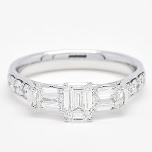 Naturdiamant-Verlobungsring, Smaragd-Diamantring, 18KT Weißgold Diamantring, einfacher Diamantring