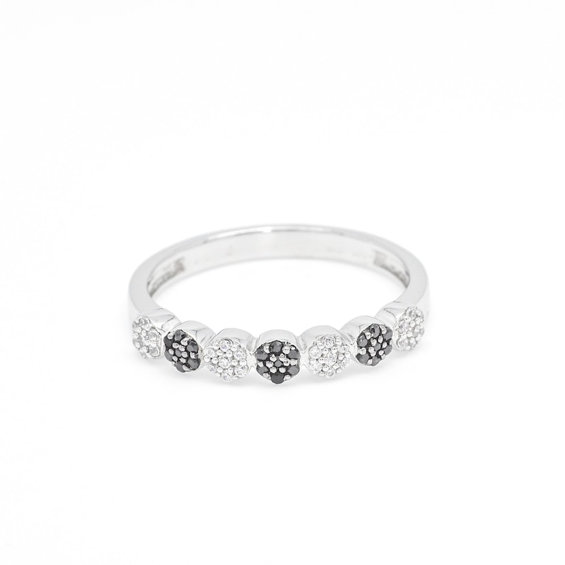 S925 Sterling Silver 7 Cluster Ring with White and Black Cubic Zircon CZ Ring R2802BLK
