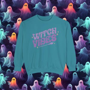 Witch Vibes Retro Vintage Halloween Comfort Colors Sweatshirt