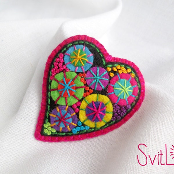 Happy heart. Pink Felt brooch. Valentina's Gift. Hand-made.Textile Art Jewelry. Hand embroidery. French knot. Gift for her.
