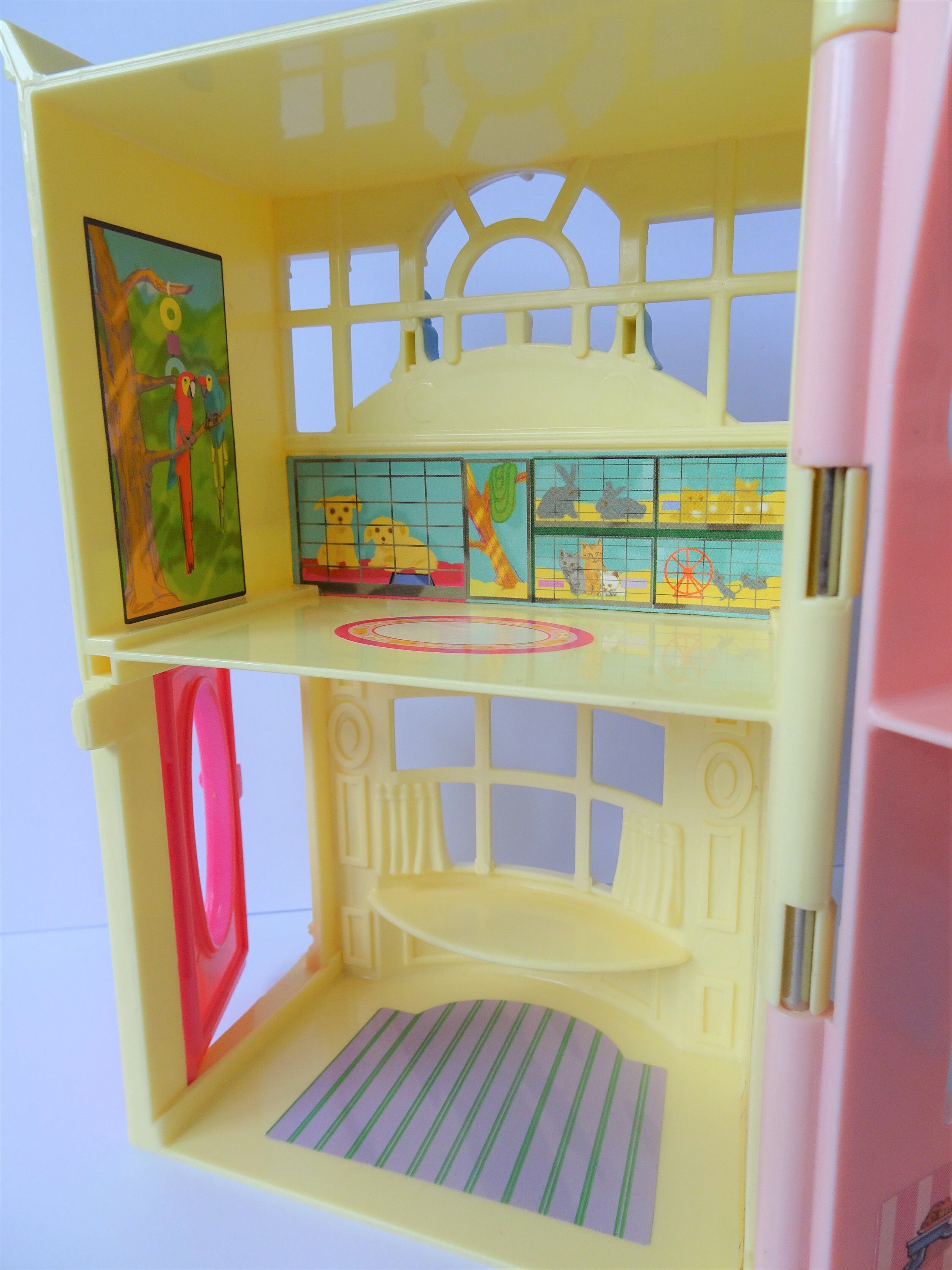 Vintage Fisher Price Sweet Streets Pet Shop & Beauty Salon 