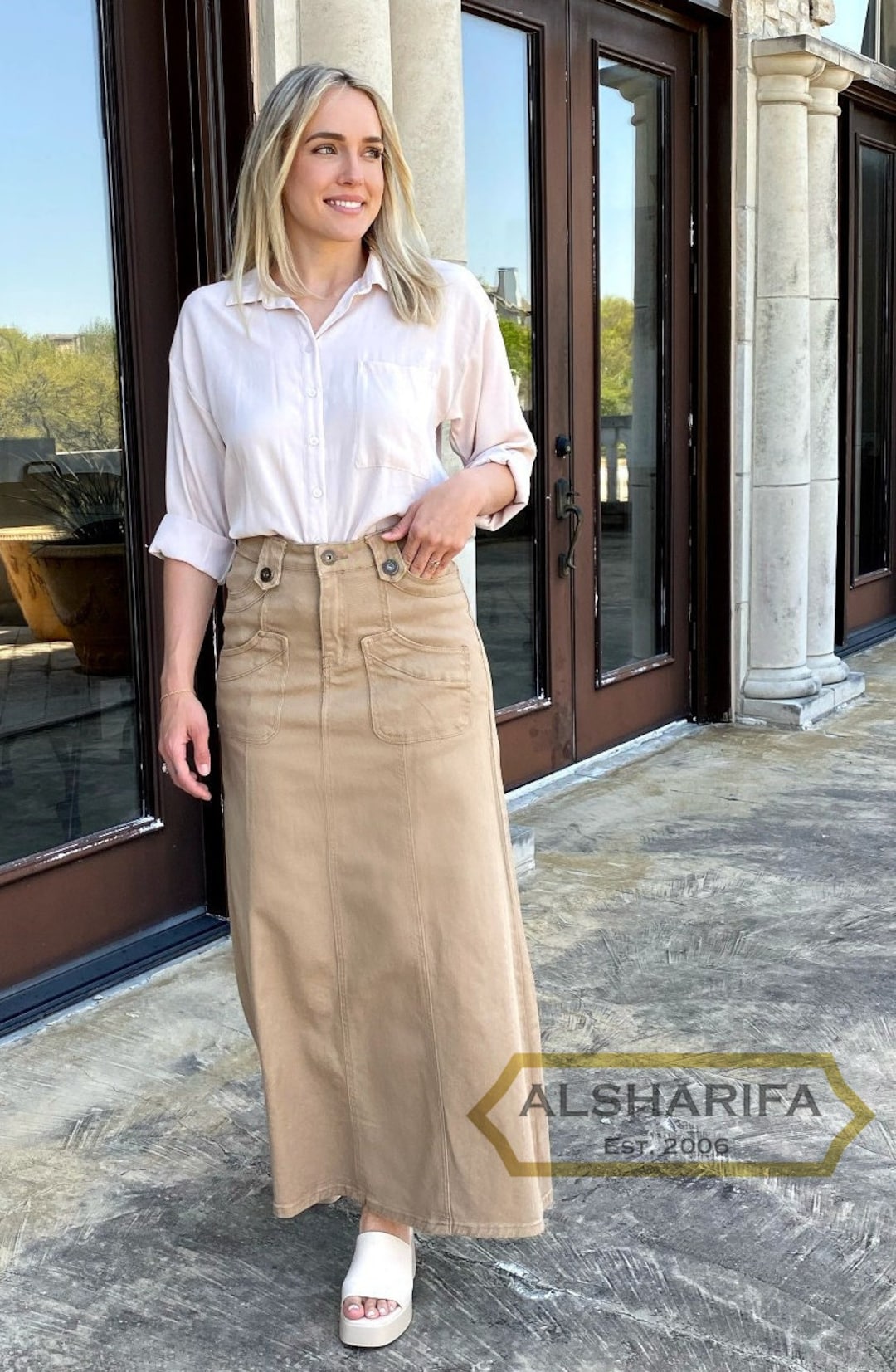 Khaki skirt with clearance belt