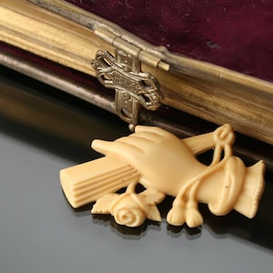 Victorian Hand Holding Fan Celluloid Brooch. Antique False Ivory Pin.