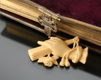 Victorian Hand Holding Fan Celluloid Brooch. Antique False Ivory Pin.