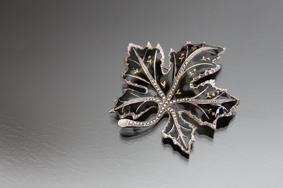 Broche Feuille Vintage En Argent émaillé - Occasion, Bon état Général