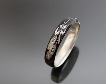 Victorian Wheat Mourning Enamel Bangle Bracelet. 750 Silver, Antique Floral.
