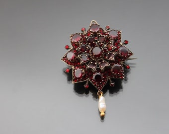 Antique Victorian Locket. Bohemian Garnet Pendant. Cluster Garnets In Rose Cut