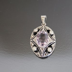 Ciondolo Art Déco in argento 835 con ametista. Collana vintage di marcasite e perle immagine 1
