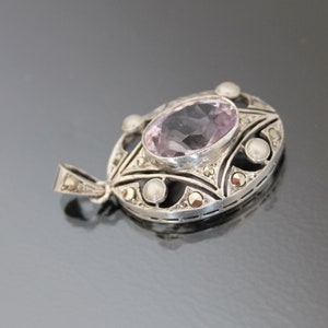 Ciondolo Art Déco in argento 835 con ametista. Collana vintage di marcasite e perle immagine 4