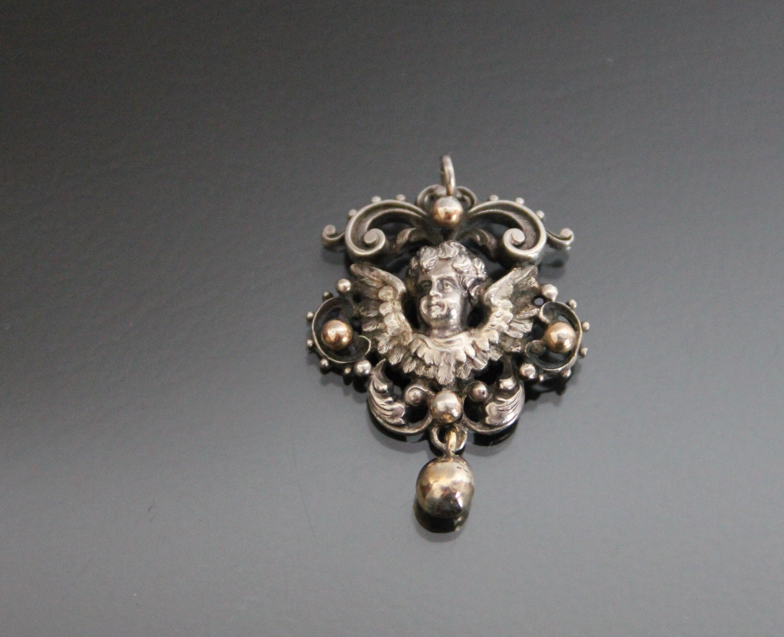 Pendentif Ancien En Argent 925 - Décor Ange/angelot Putti Coeur Cupidon - Occasion Superbe état