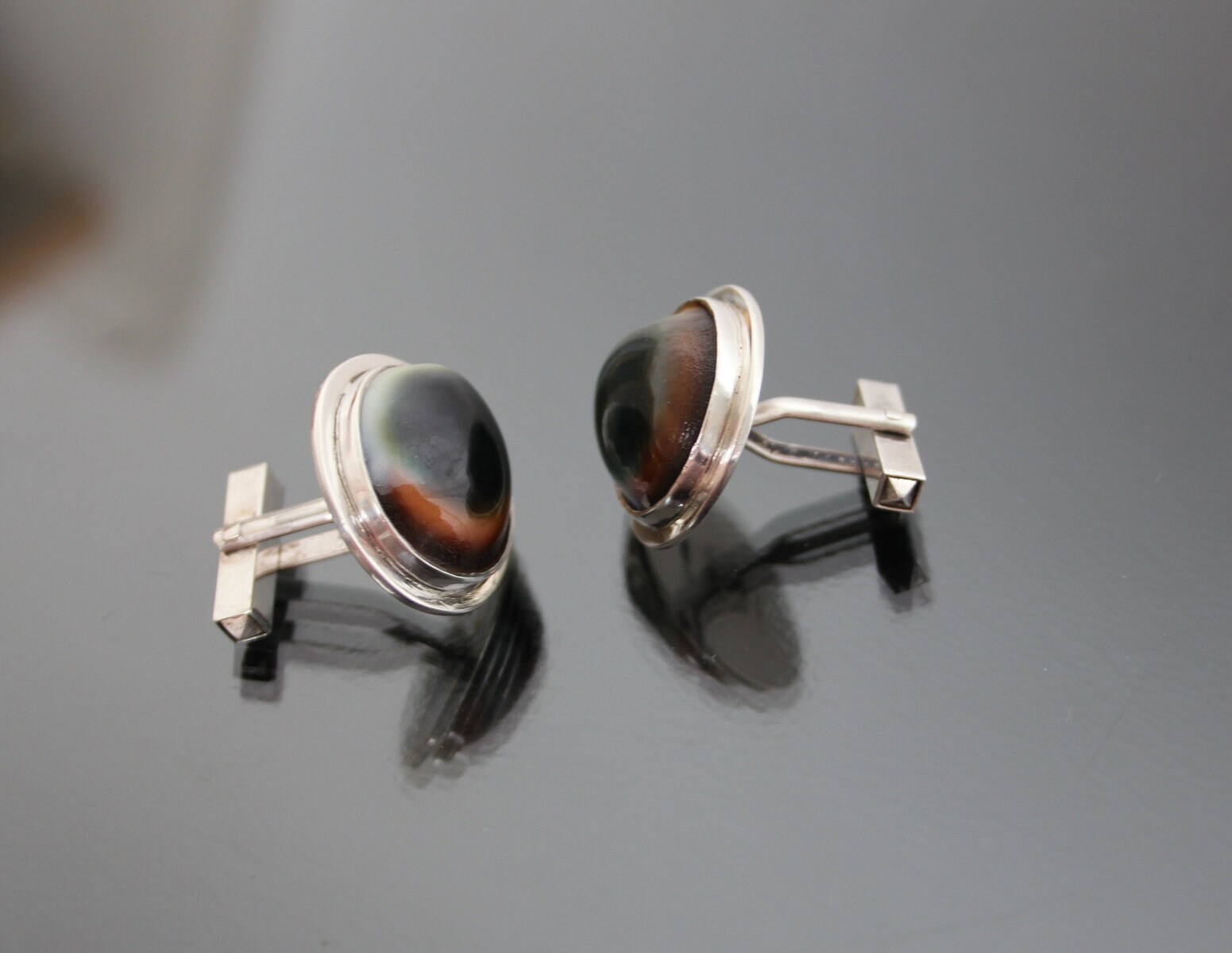 Boutons De Manchette Art Déco En Argent Massif Et Coquille D'escargot Opercule - Motif Oeil De Shiva