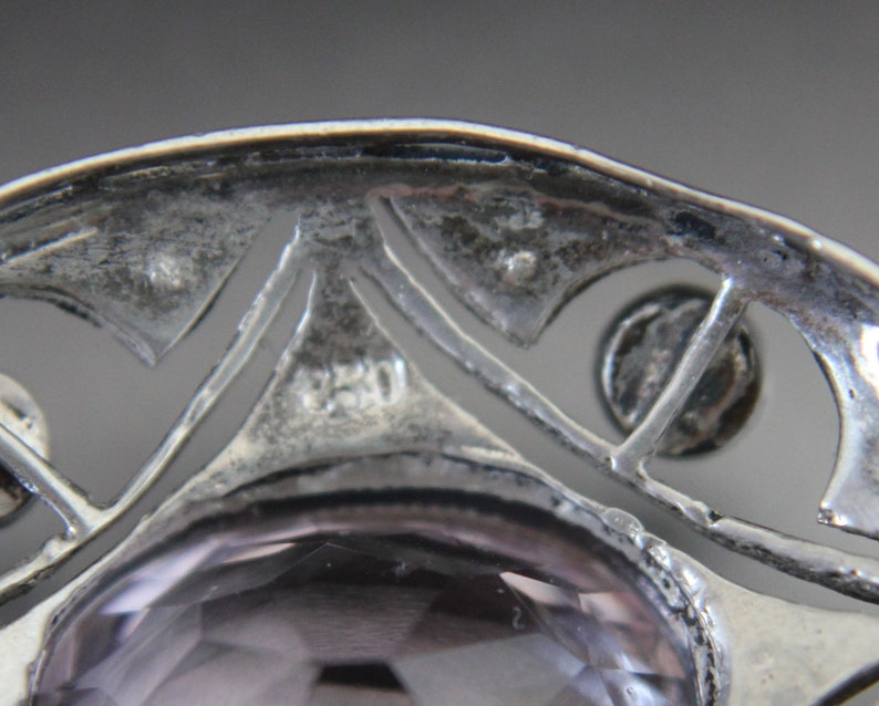 Ciondolo Art Déco in argento 835 con ametista. Collana vintage di marcasite e perle immagine 6