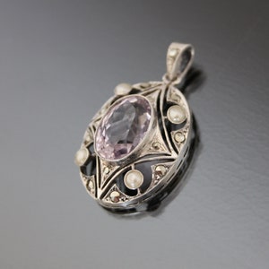 Ciondolo Art Déco in argento 835 con ametista. Collana vintage di marcasite e perle immagine 2