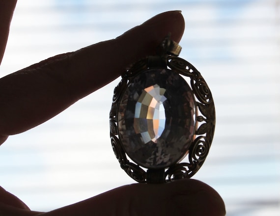Pendentif Ancien Art Nouveau En Acier - Strass Et Pierre Violette