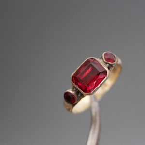 Georgian Pink Glass Ring. 12 Loth Silver 750. Antique False Ruby Band.