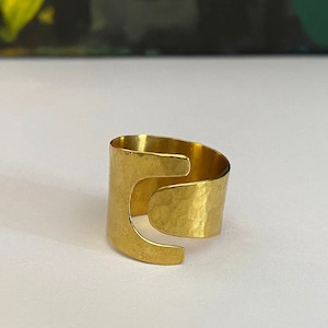 Gold men hammered ring, 2 cms wide brass ring,men open tall band