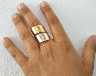 Gemengde metalen spiraalring, grote tweekleurige bandring, zilveren en gouden ring, manchet volledige vingerring