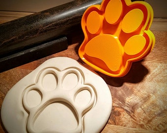 Large paw print cookie cutter