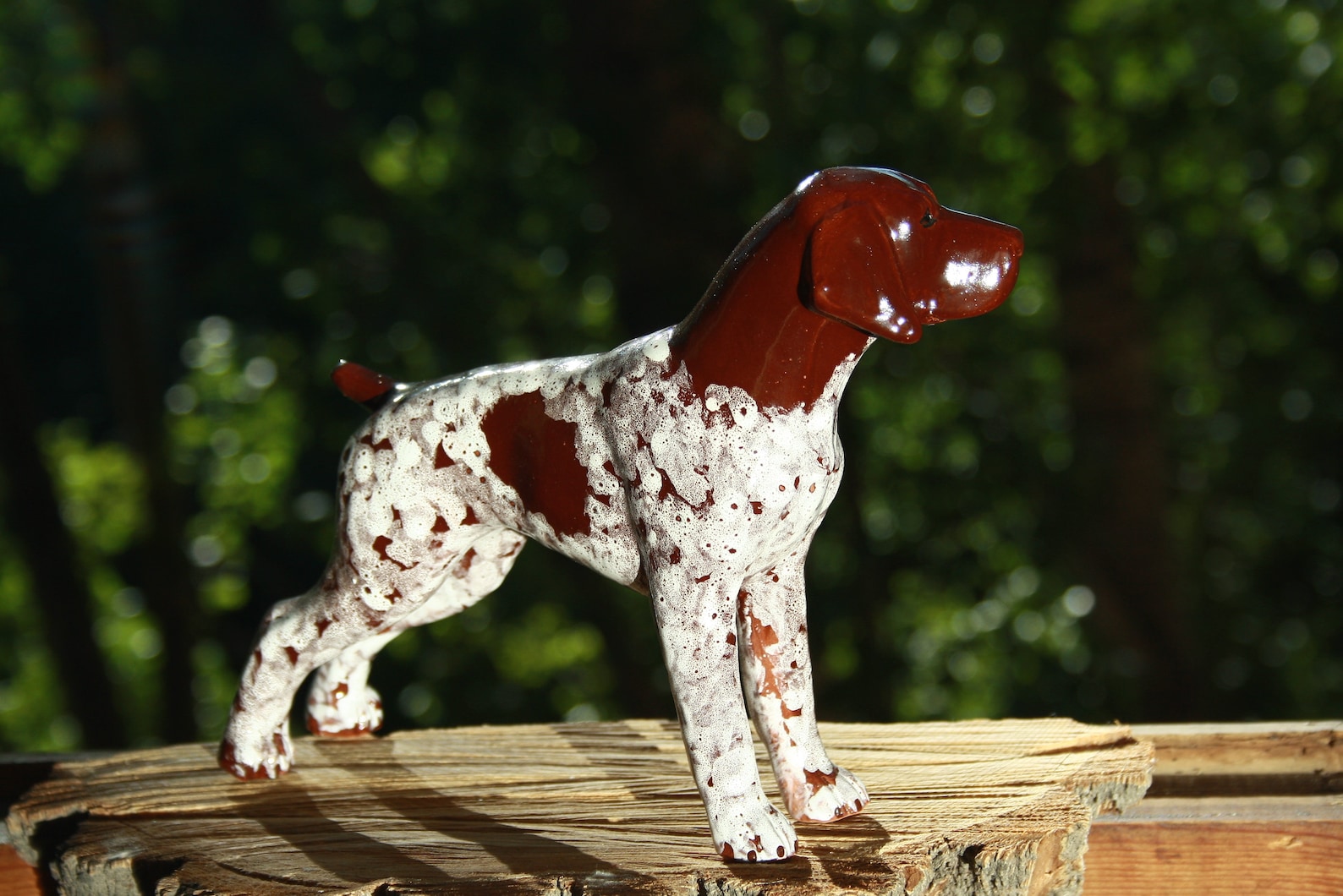 pointer dog figurine