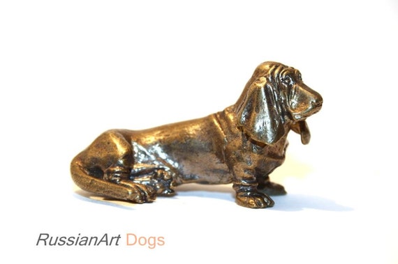 Pewter BASSET HOUND Laying Dog Puppy Silver Metal Figurine Statue