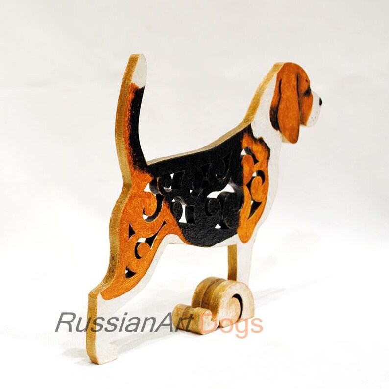 beagle dog figurine