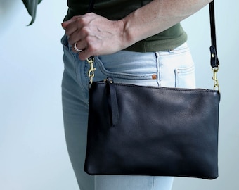 Sac à bandoulière en cuir : pochette noire, pochette personnalisée à fermeture éclair
