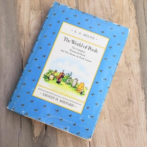 The World of Pooh by A. A. Milne/The Complete Winnie-the-Pooh & The House At Pooh Corner/Children&#39;s Fiction/Classic Vintage Books-Hardcover