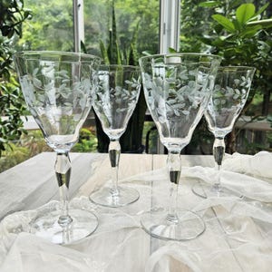 Vintage Set/4pcs Etched Wine Glasses/Water Goblet/Pressed Glass/Optic Glass-1940s/Retro Dining-Serveware/Collectible Drinkware
