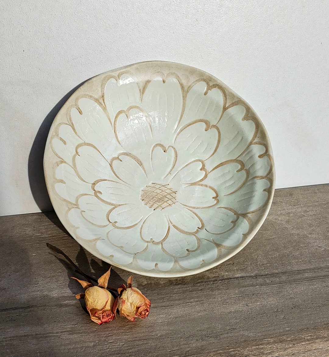 Vintage Round Botan-peony Bowl/linen Color/textured-ceramic-porcelain ...
