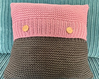 Handgebreid dik kussen: roze en grijs decoratief kussen