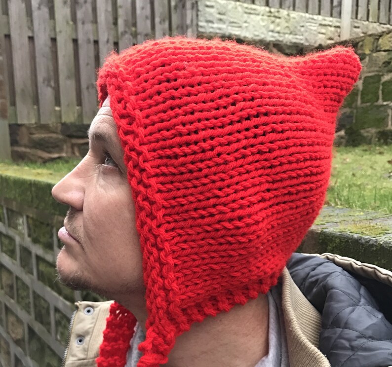 Handmade Chunky Knit Pixie Hat: Winter Accessory image 2