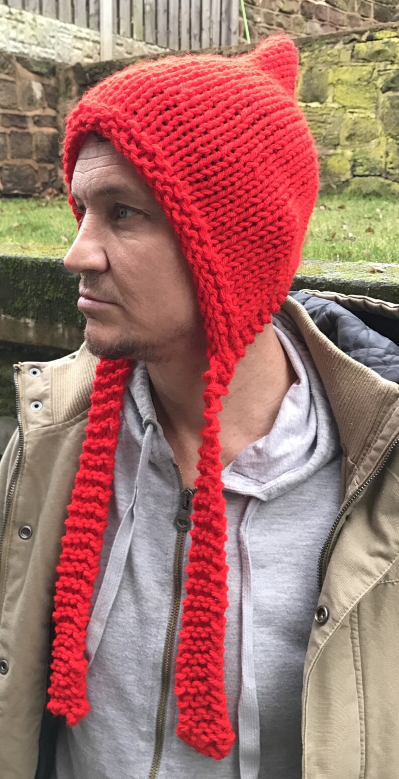 Handmade Chunky Knit Pixie Hat: Winter Accessory image 3
